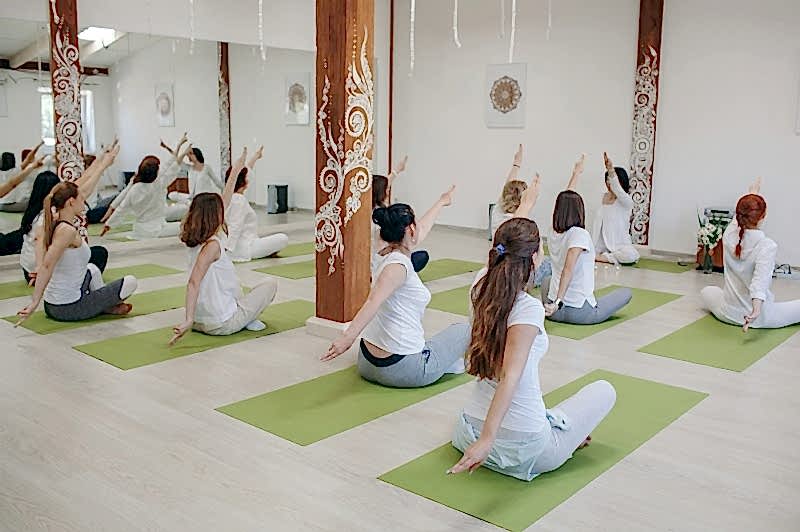 Занятия йогой кундалини